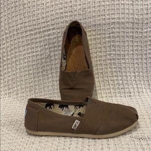 Toms Alpargatas Taupe, size 8